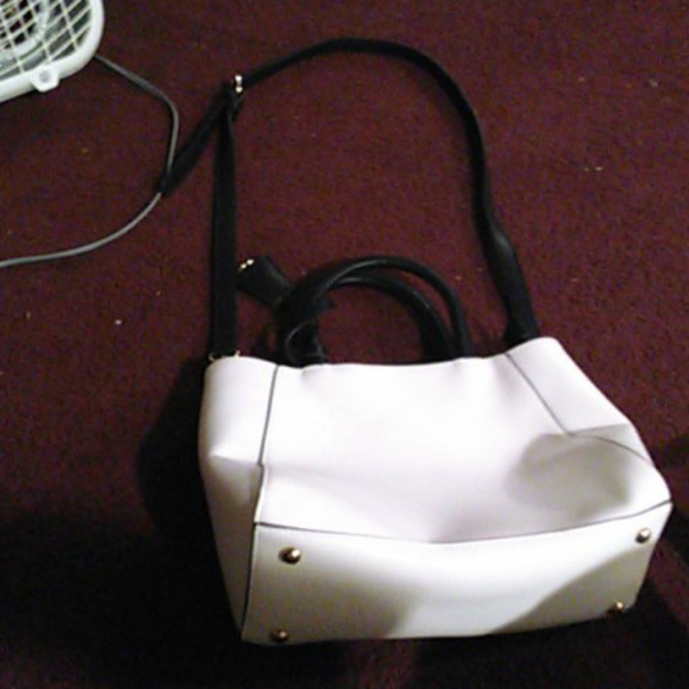 Hand bag